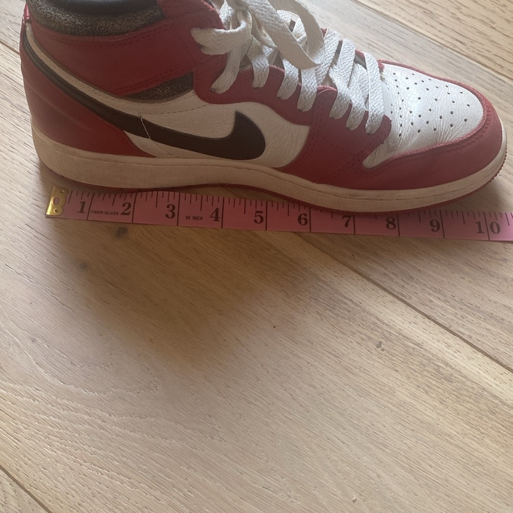 NIKE AIR JORDAN’S red, white with black swoosh - Picture 16 of 17
